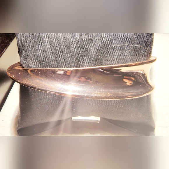 Luxury Smooth wave rose champagne gold bangle bracelet - Picture 5 of 7